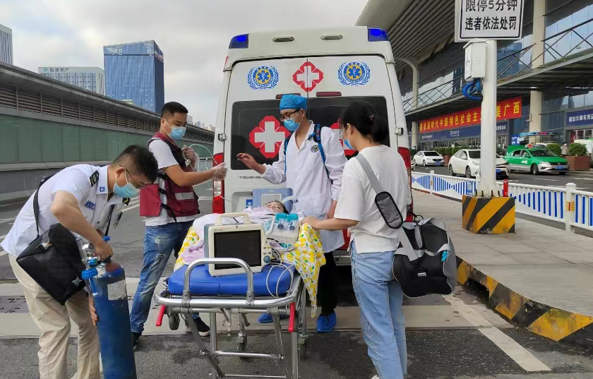 坪山区救护车出租公司